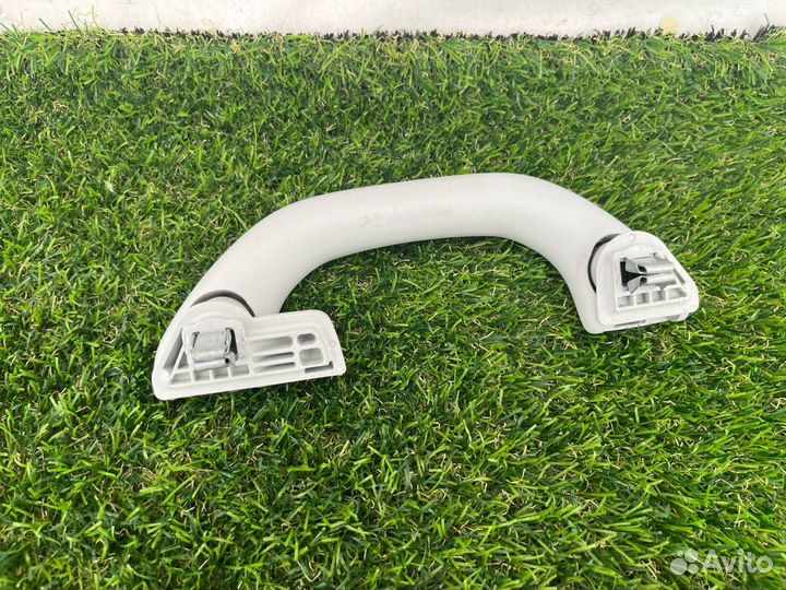 Ручка потолочная задняя правая Volkswagen Jetta 6