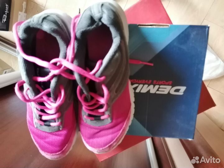 Кроссовки для девочки