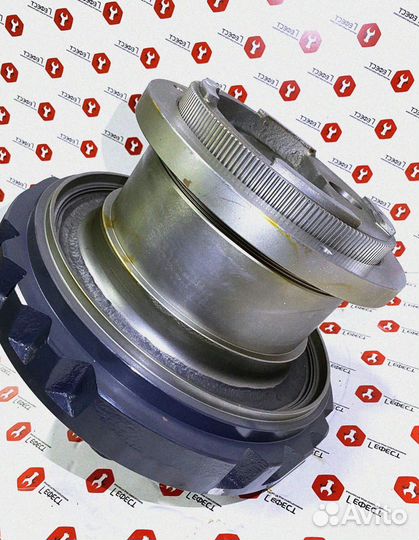 Мотор хода Komatsu PC350LC-8M0 708-8H-00440