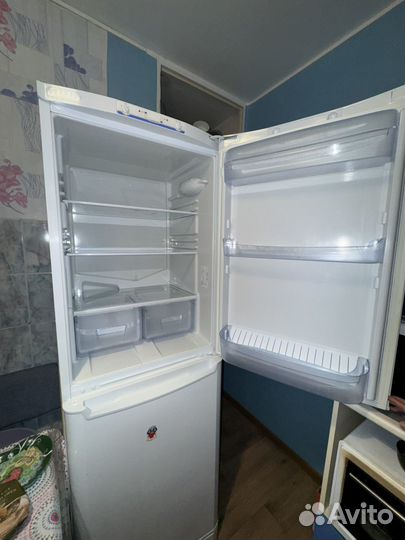 Холодильник морозильник Indesit BH 180.025