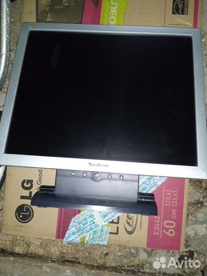 Монитор Viewsonic va702