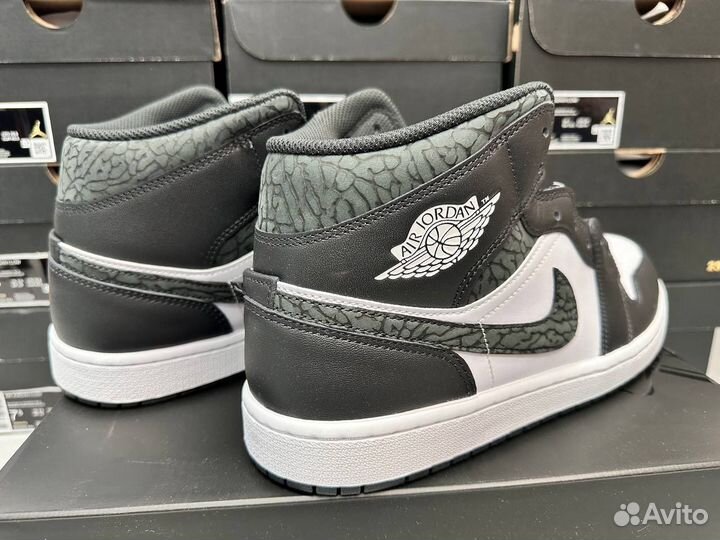 Nike Air Jordan 1 mid Panda (11/12US)