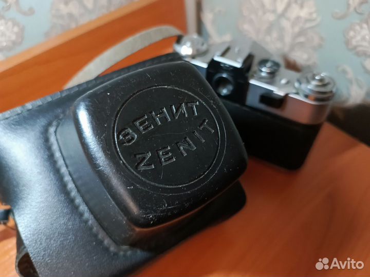 Зенит - Советский фотоаппарат