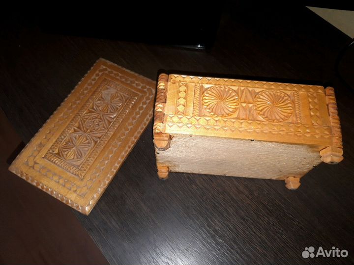Винтажная Шкатулка резная дерево на ножках 22см