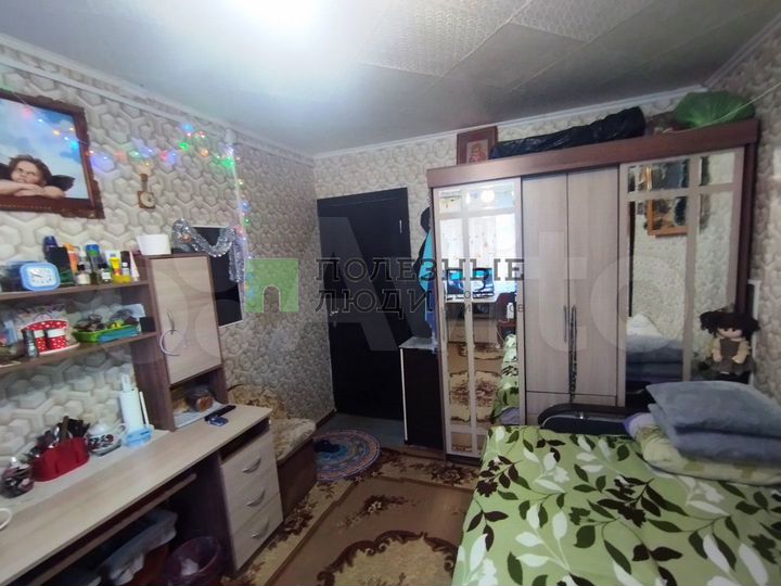 Комната 13,7 м² в 4-к., 1/5 эт.