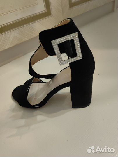 Босоножки женские 37 размер