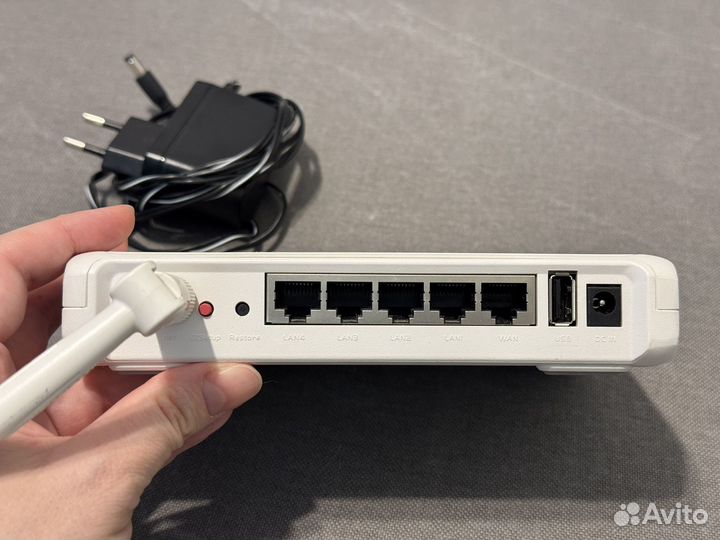 Wi-Fi poутep Asus WL-520GU