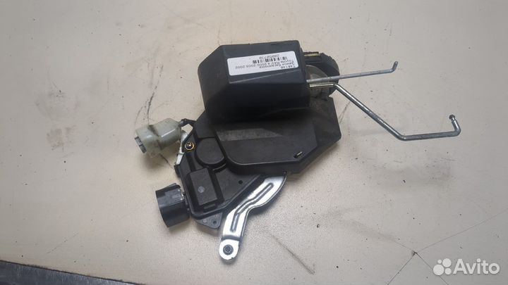 Замок багажника Toyota RAV 4, 2002