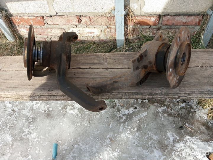 Поворотные кулаки на ниву