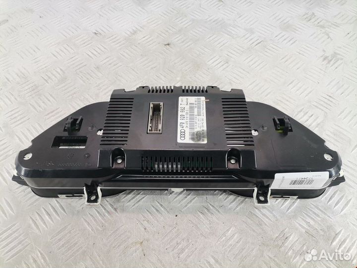 Щиток приборов (приборная панель) Audi A6 4F/C6