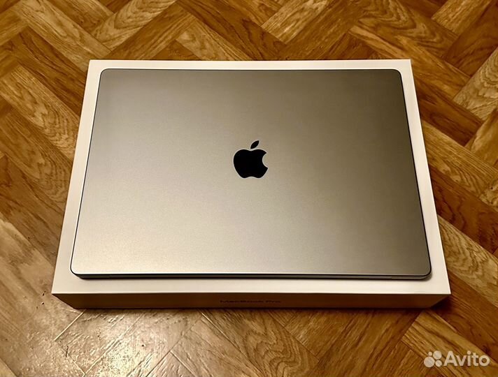 MacBook Pro M2 16