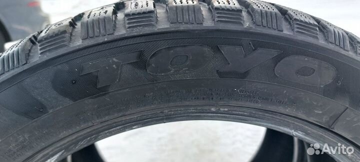 Toyo Observe G3-Ice 215/50 R17 91T