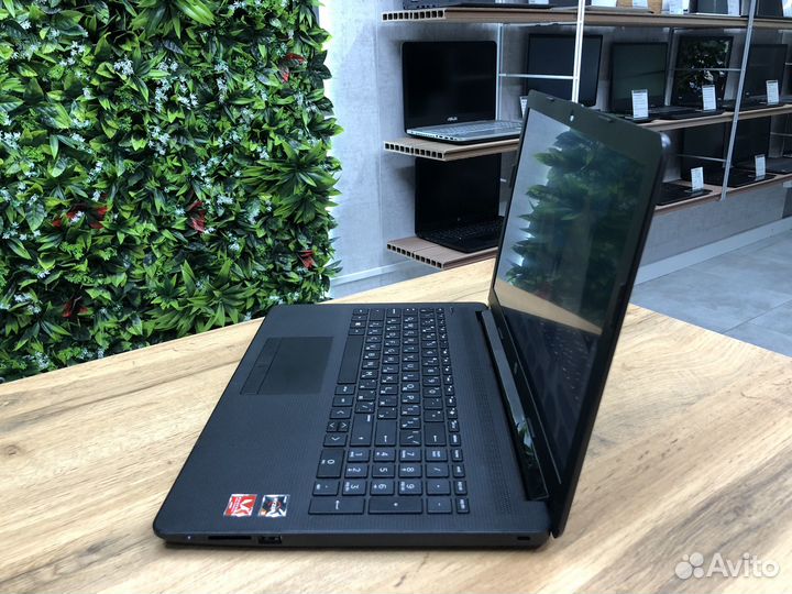 15.6 Full hd HP/Ryzen 3/8Gb/128SSD+HDD/Vega 3