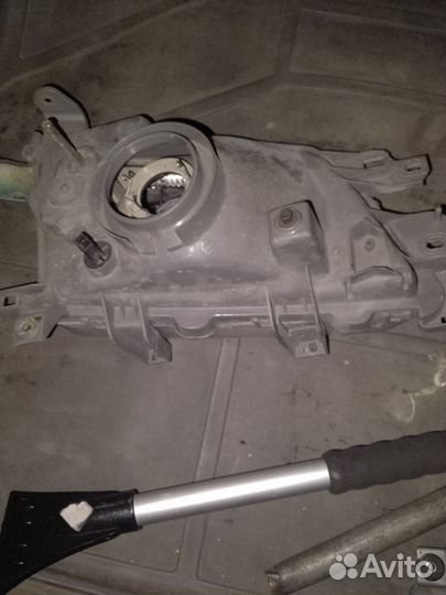 Фара передняя левая