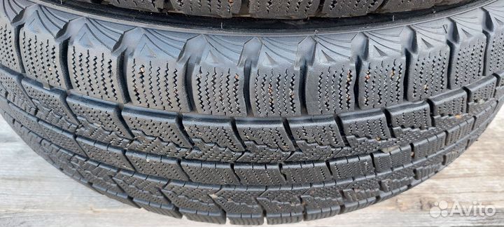 Nexen Winguard Ice 215/60 R16