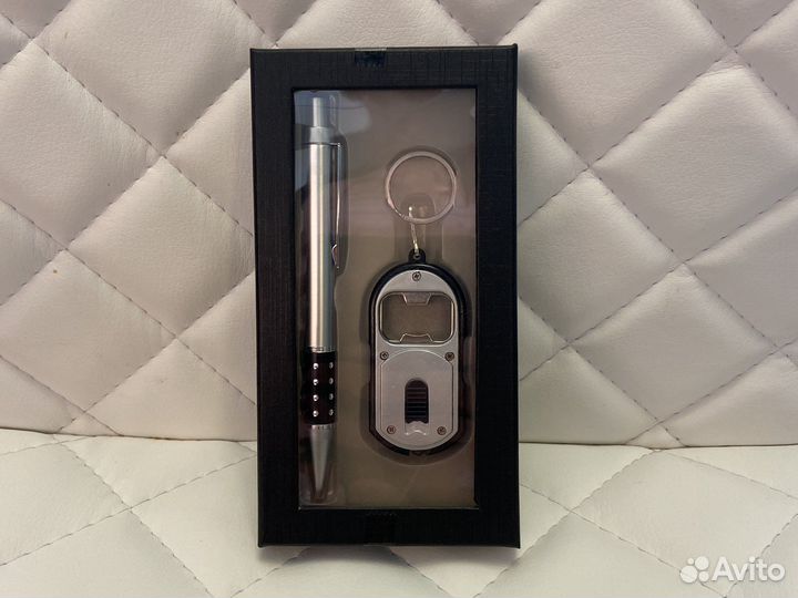 Подарочный набор-ручка и брелок