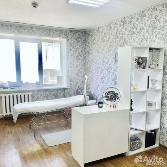Курсы по наращиванию ресниц и шугаринга