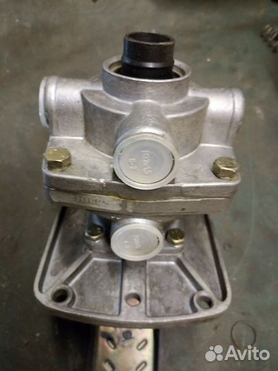 Кран тормозной с педалью