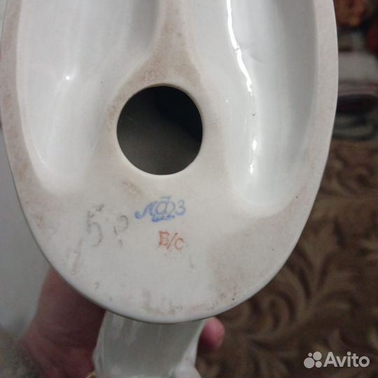 Конь статуэтка фарфоровая