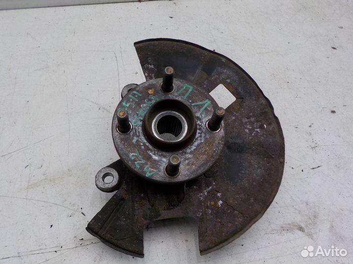 Кулак передний левый на Mazda 2 D65133031A