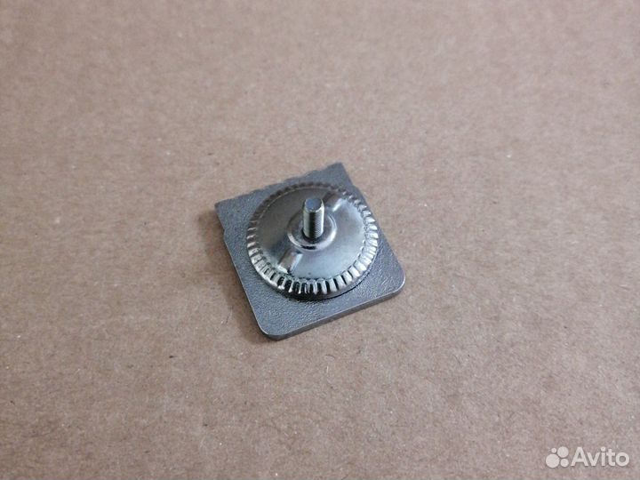 Значок мастера спорта РФ