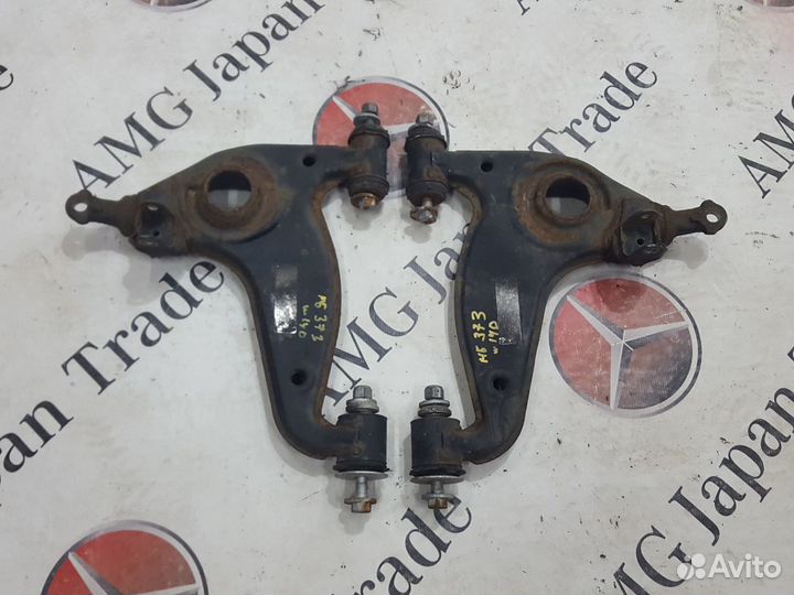 Рычаги нижние передние на Mercedes-Benz W140