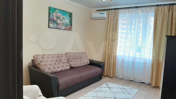 2-к. квартира, 54 м², 4/18 эт.