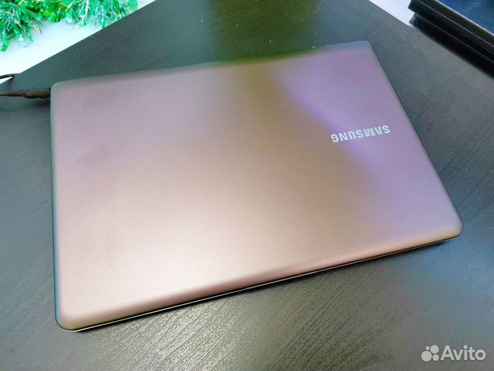 Алюминиевый ультрабук Samsung 530U (Core i3/ SSD)