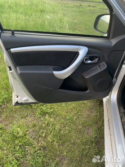 Обшивки дверей Nissan Terrano 3