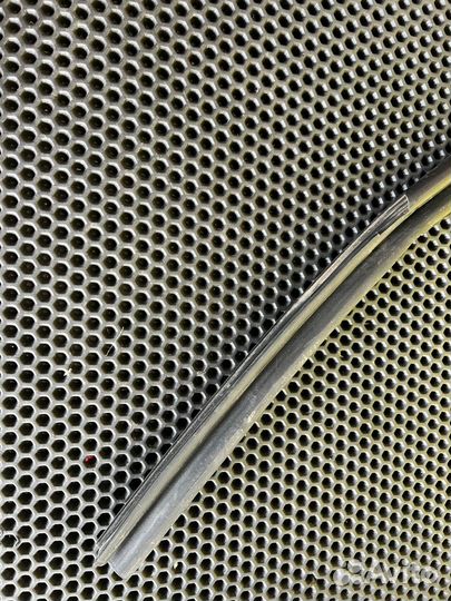 Резинка стекла задняя правая LADA largus - 2325