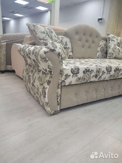 Диван мягкий