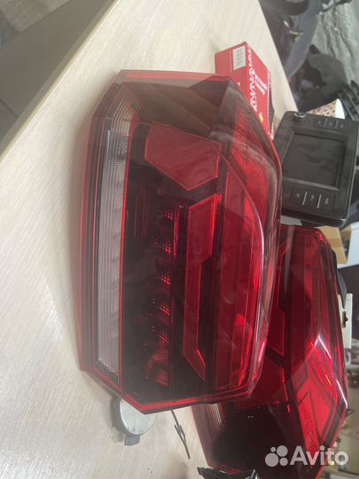 6n5945095 Фонарь задний левый Volkswagen Polo