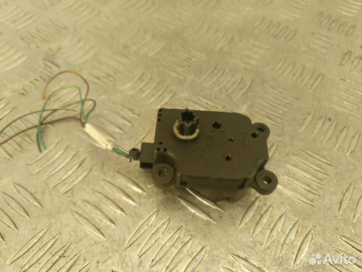 Моторчик привода заслонок отопителя Ford Kuga