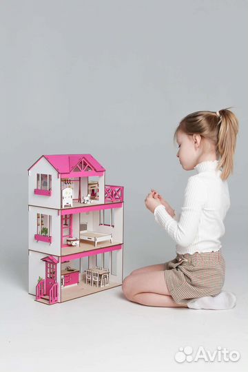 Кукольный домик с мебелью