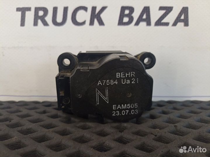 20443812 Моторчик заслонки отопителя