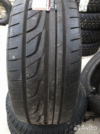 Bridgestone Potenza RE001 Adrenalin 245/45 R18