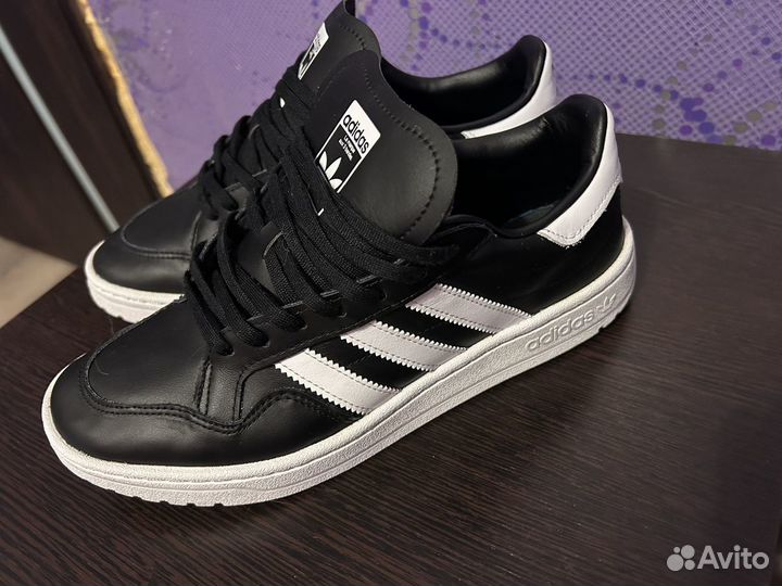 Кроссовки adidas