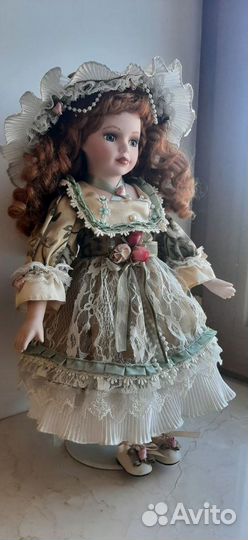 Интерьерная фарфоровая кукла
