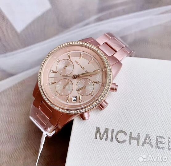 Привезли из Европы Michael kors 6753 с биркой