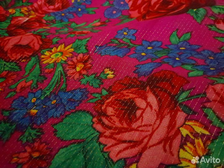 Павловопосадская шаль и платок