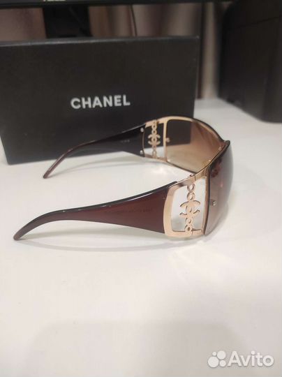 Chanel солнцезащитные очки с золотой оправой