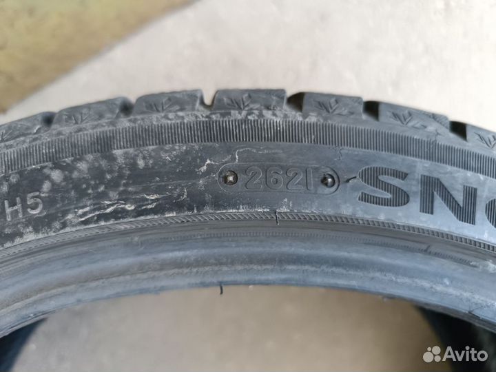 Triangle Snowlink TWT02 255/35 R19