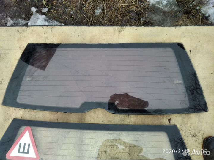 Заднее стекло на ваз 2111