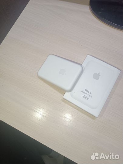 Повербанк с быстрой беспроводной зарядкой magsafe