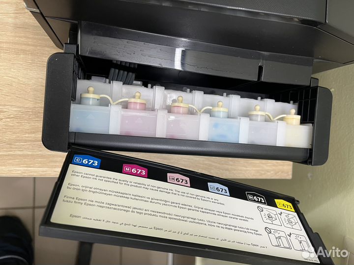 Принтер epson l805 практически новый