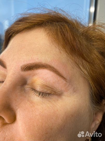 Коррекция и окрашивание бровей