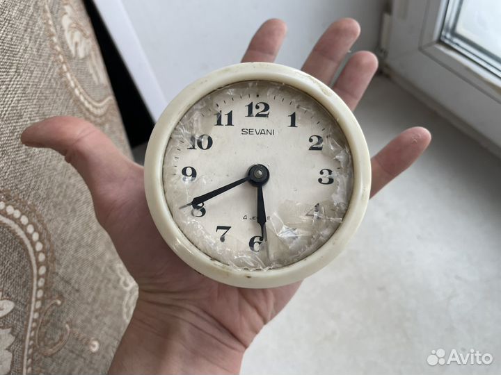 Часы ретро будильник
