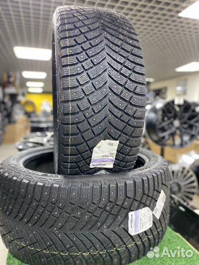 Michelin X-Ice North 4 SUV 255/40 R22 и 295/35 R22 103T