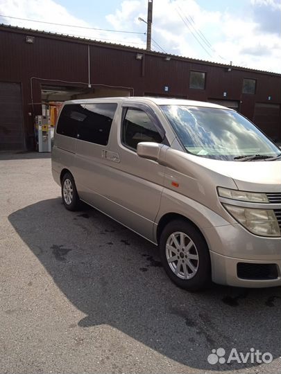Nissan Elgrand 3.5 AT, 2004, 190 000 км