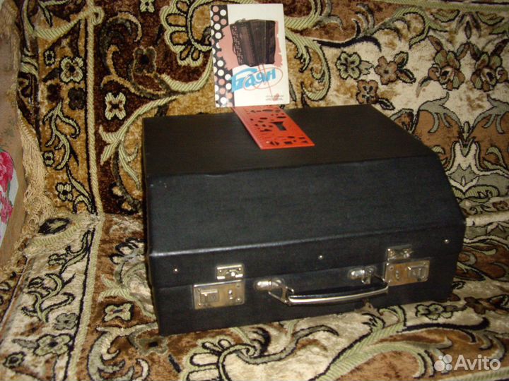 Продаю баян Огонек 2